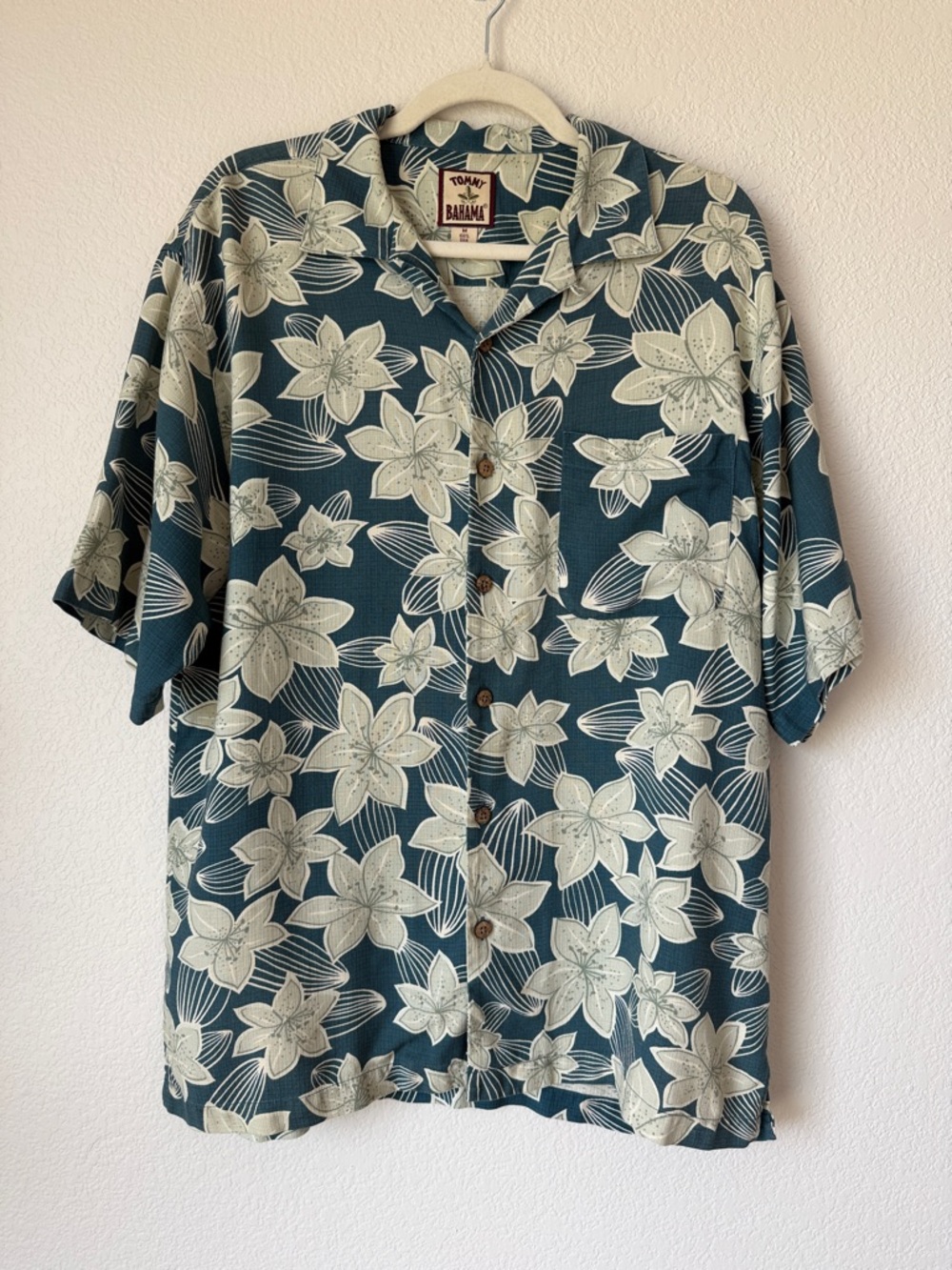 Tommy Bahama Silk Camp Shirt Floral Teal Hawaiian Button Down M